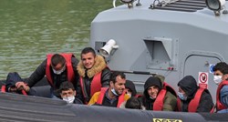 Grupa krijumčara prošvercala tisuće migranata preko La Manchea u malim čamcima