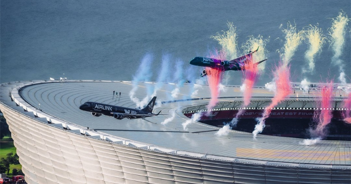 Novi niski prelet aviona iznad stadiona otkazan. Prošli se još istražuje