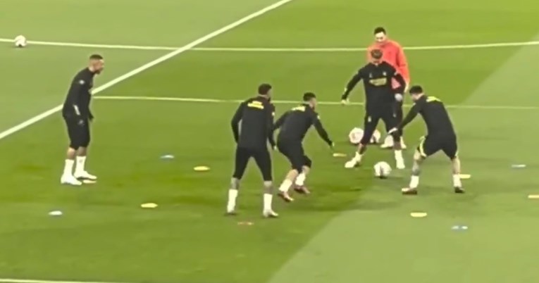 VIDEO Messi, Mbappe, Neymar i Ramos na treningu izludili Hakimija. Pao je na travu
