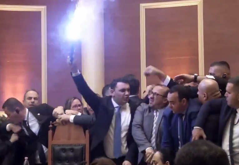 VIDEO Izbila tučnjava u albanskom parlamentu
