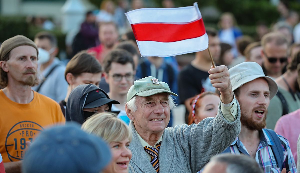 Opozicijski vođe u Bjelorusiji kažnjeni zatvorom od deset dana