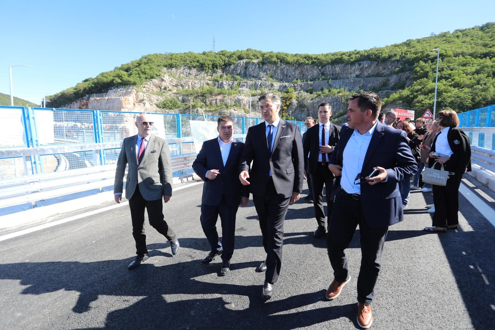 Plenković čestitao Dan državnosti: Hrvatska je ostvarila san mnogih generacija