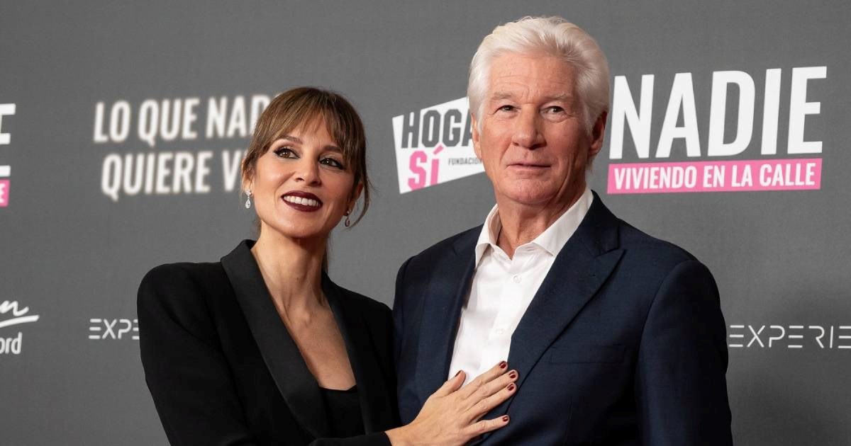 Richard Gere (76) i supruga Alejandra (42) pozirali zagrljeni na premijeri filma