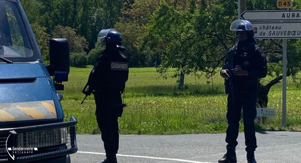 Bivši vojnik u Francuskoj pucao na policiju, love ga helikopteri i 200 policajaca