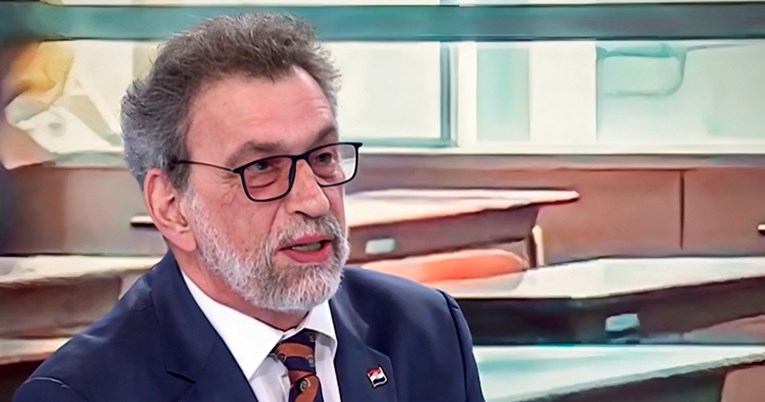 Ministar Fuchs: Plaće su značajno rasle, štrajk u školama nije opravdan