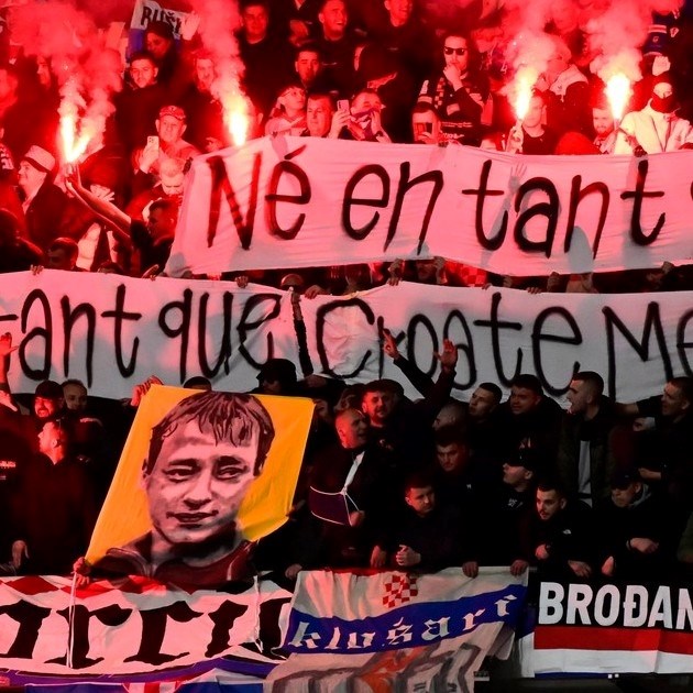 FOTO Hrvatski navijači u Parizu istaknuli poruku za Jean-Michela Nicoliera