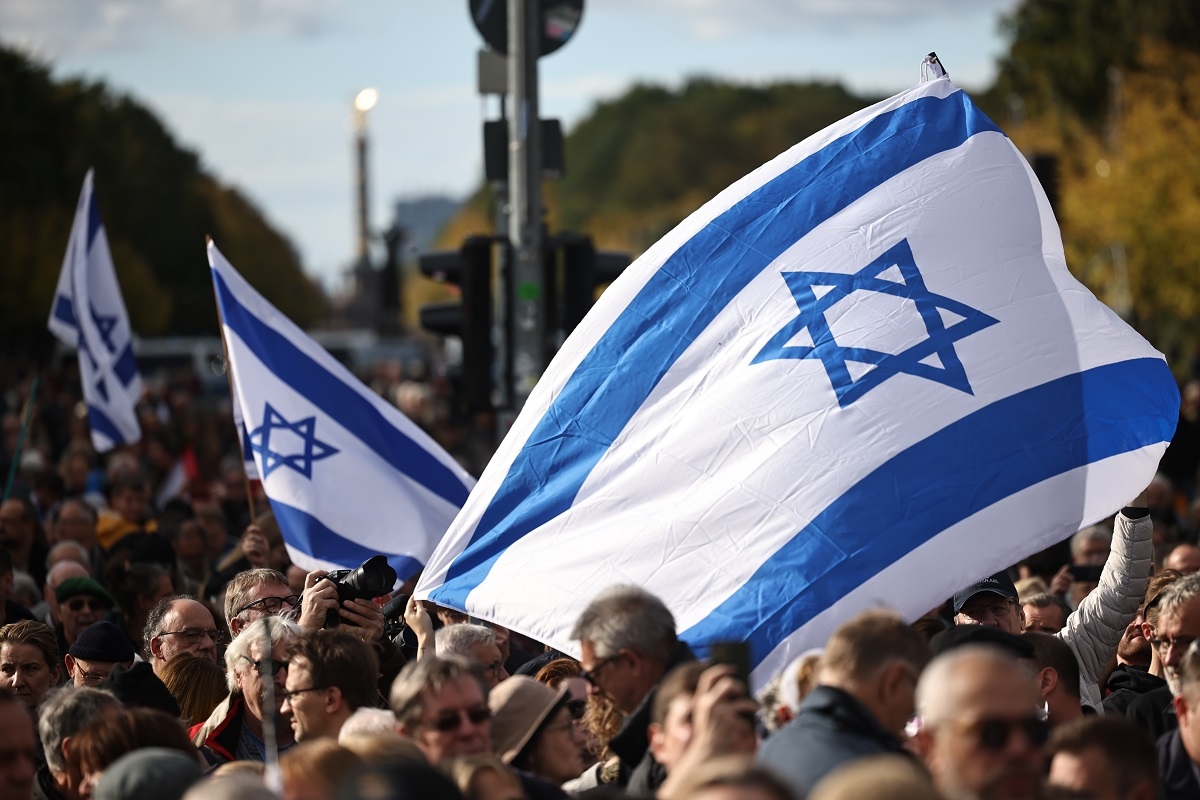 Prosvjed pristaša Izraela u Berlinu. Govorio čovjek kojem je Hamas oteo kćer i ženu