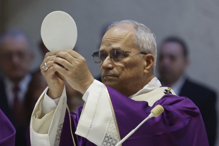 Papa kritizirao Trumpa: "Rat nije videoigra, mediji ne smiju širiti propagandu"