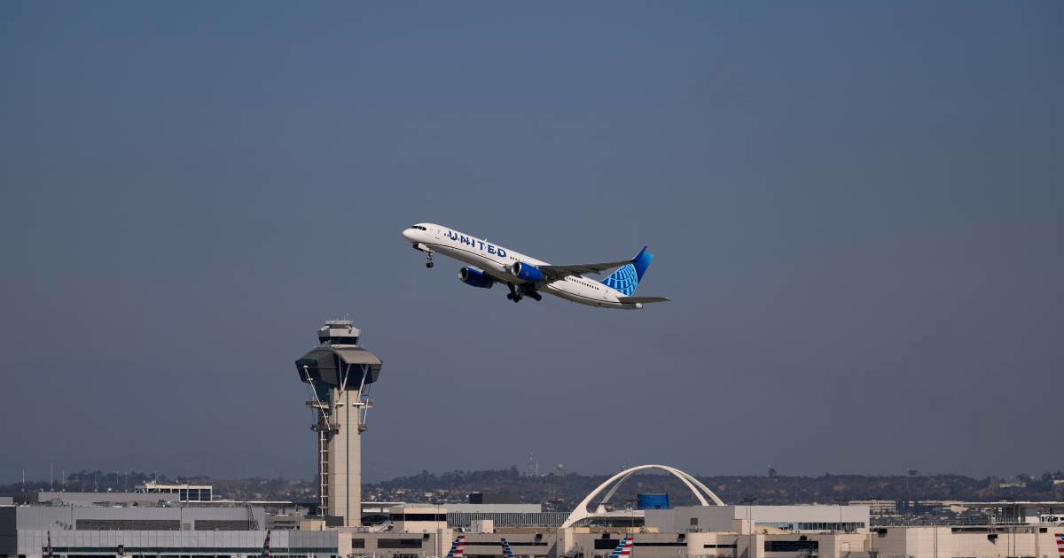 Nafte sve manje, letovi poskupjeli. Aviokompanije u najtežoj krizi od pandemije