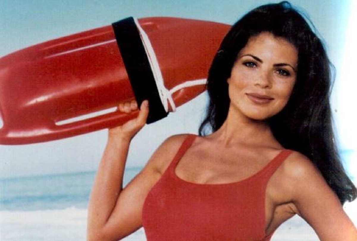 Yasmine Bleeth snimljena nakon dugo vremena u javnosti, izgleda neprepoznatljivo