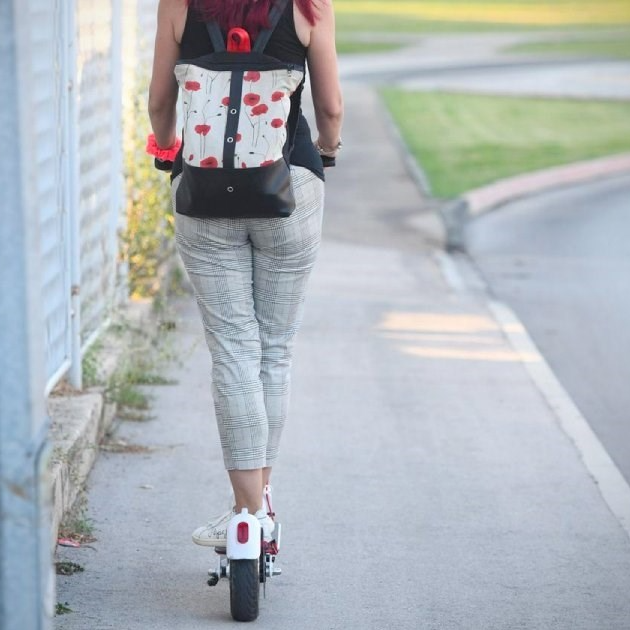 Bez kacige i zbog prebrze vožnje na Krku pala s romobila i sletjela pod kamion