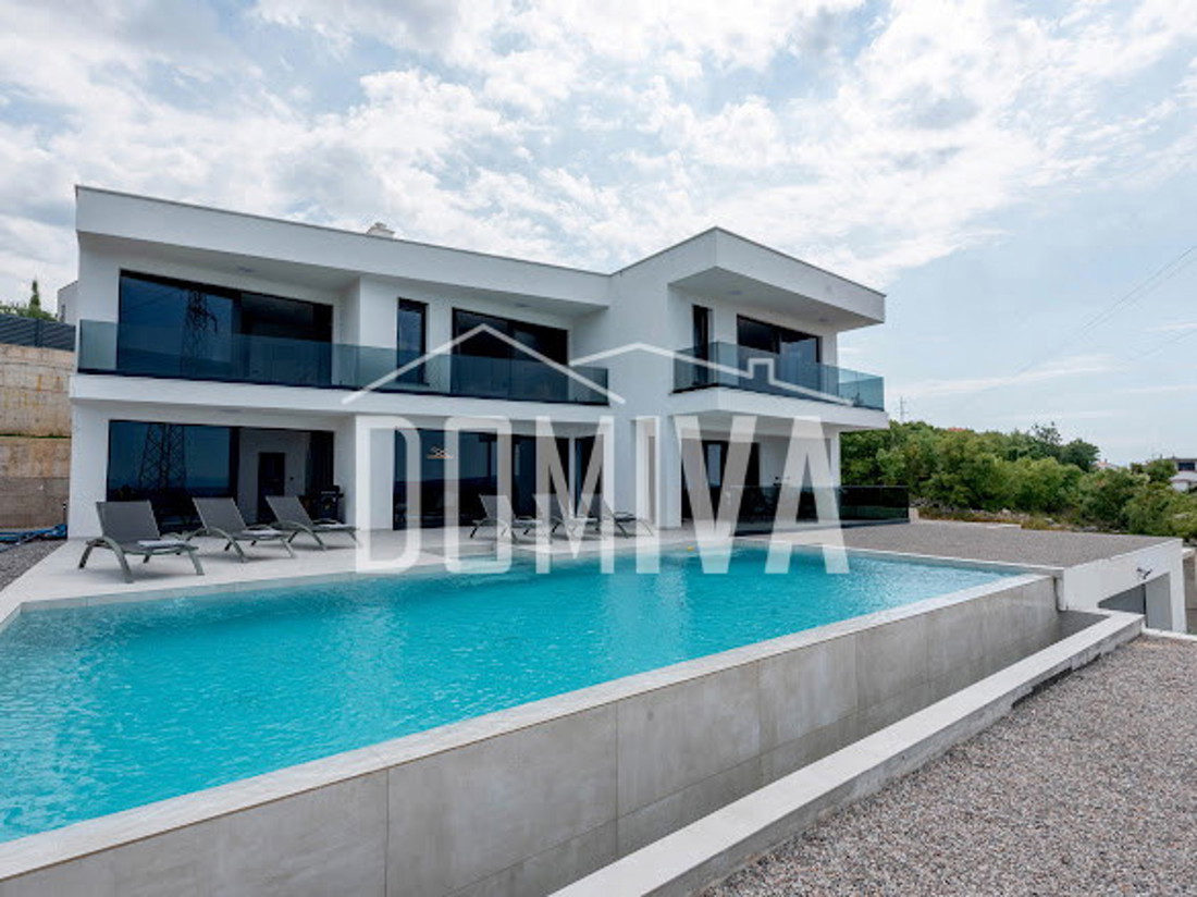 U Crikvenici se prodaje luksuzna vila s bazenom, cijena je 1.350.000 €