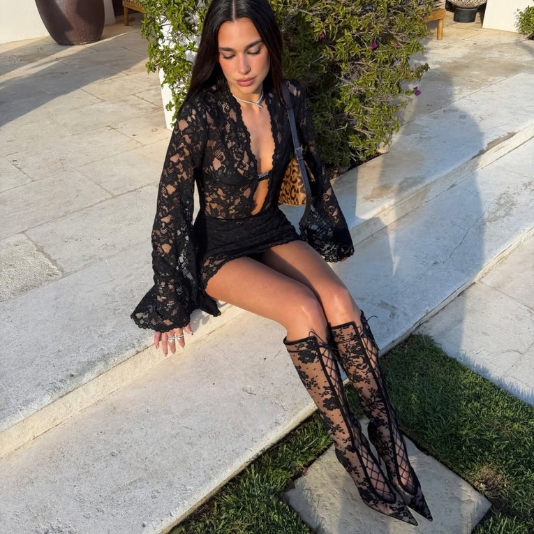 Dua Lipa izgleda vrhunski u čipkastoj haljini