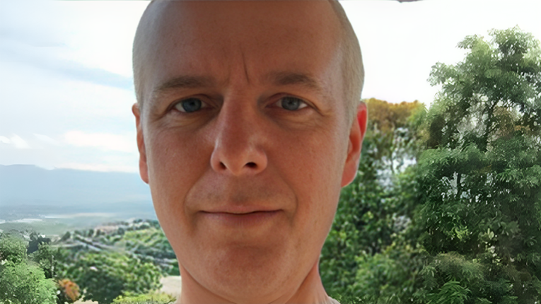 Britanski plastični kirurg osuđen na doživotni zatvor, pokušao zapaliti bivšeg šefa