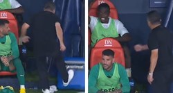 VIDEO Igrač s klupe dobio crveni karton. Gattuso se nasmijao, a onda se sudac okrenuo