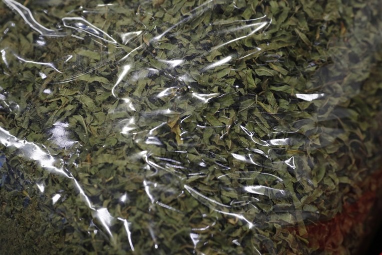 Vukovarac iz inozemstva naručio kilu marihuane. Policija ga pronašla