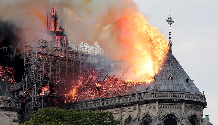 Prošle su dvije godine od požara koji je uništio Notre Dame, a obnova još nije počela