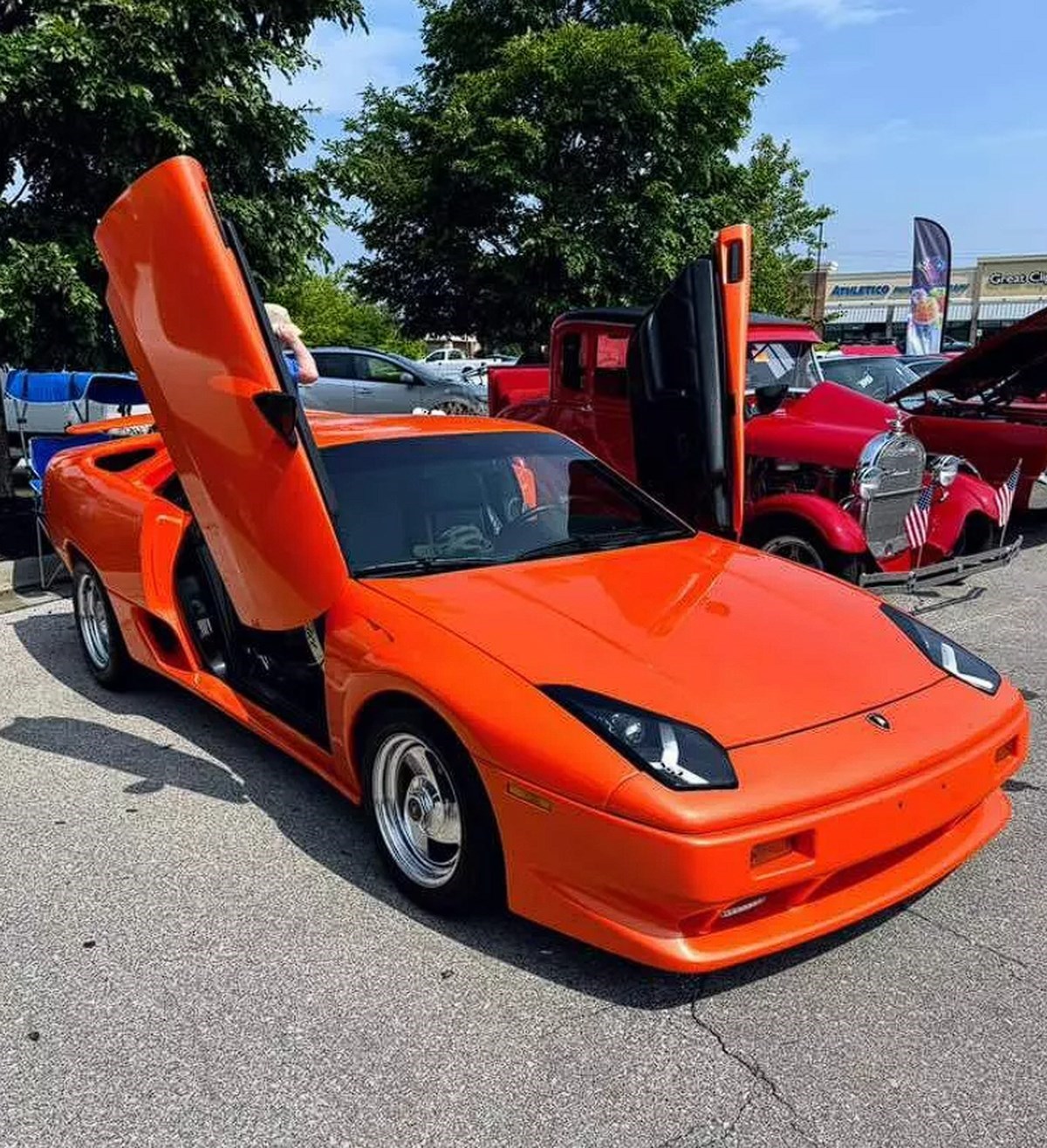 Ovaj Pontiac pokušava glumiti Lamborghini, nije baš jeftin