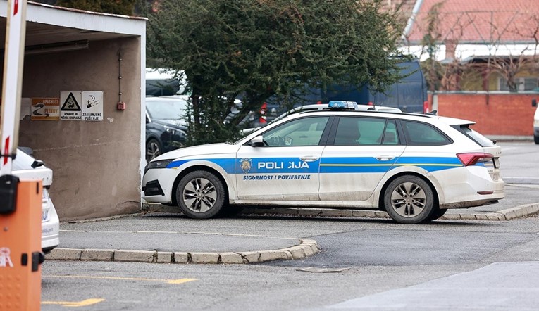 Pijani policajac se zabio u auto s obitelji kod Osijeka. Policija: Kriv je zec