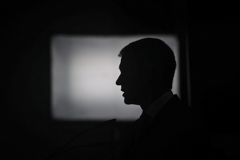 Zašto Trump toliko kritizira španjolskog premijera?