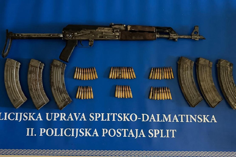 Splićanin (76) napao suprugu, nađen mu kalašnjikov. Sud ga pustio na slobodu
