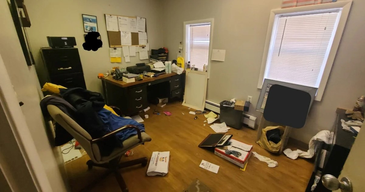 Započeo novi posao pa otkrio da ured pripada zaposleniku koji je umro prije 7 godina