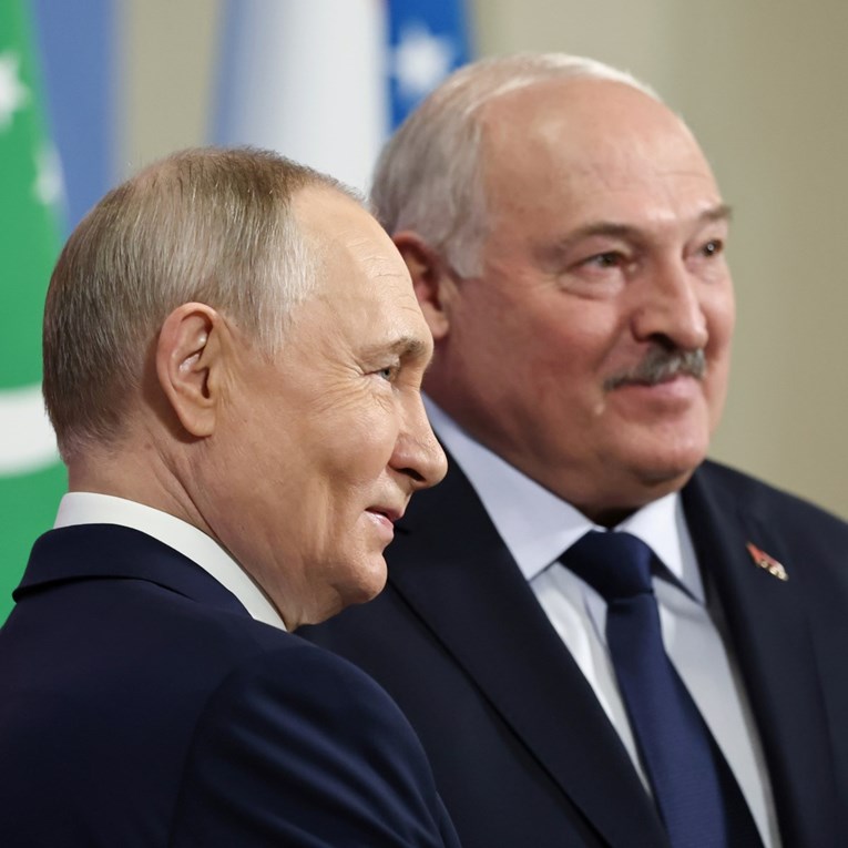 Lukašenko: Nekad sam tretirao Zelenskog kao sina - dok se nije počeo ponašati kao gad