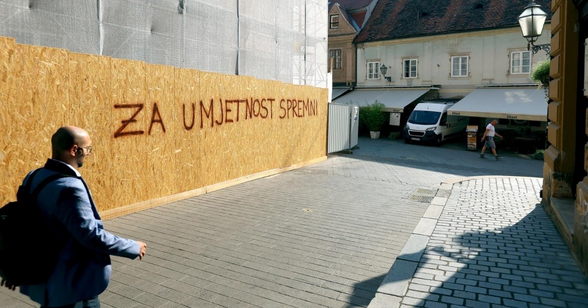 FOTO U Zagrebu osvanula neobična poruka, privukla je pažnju prolaznika