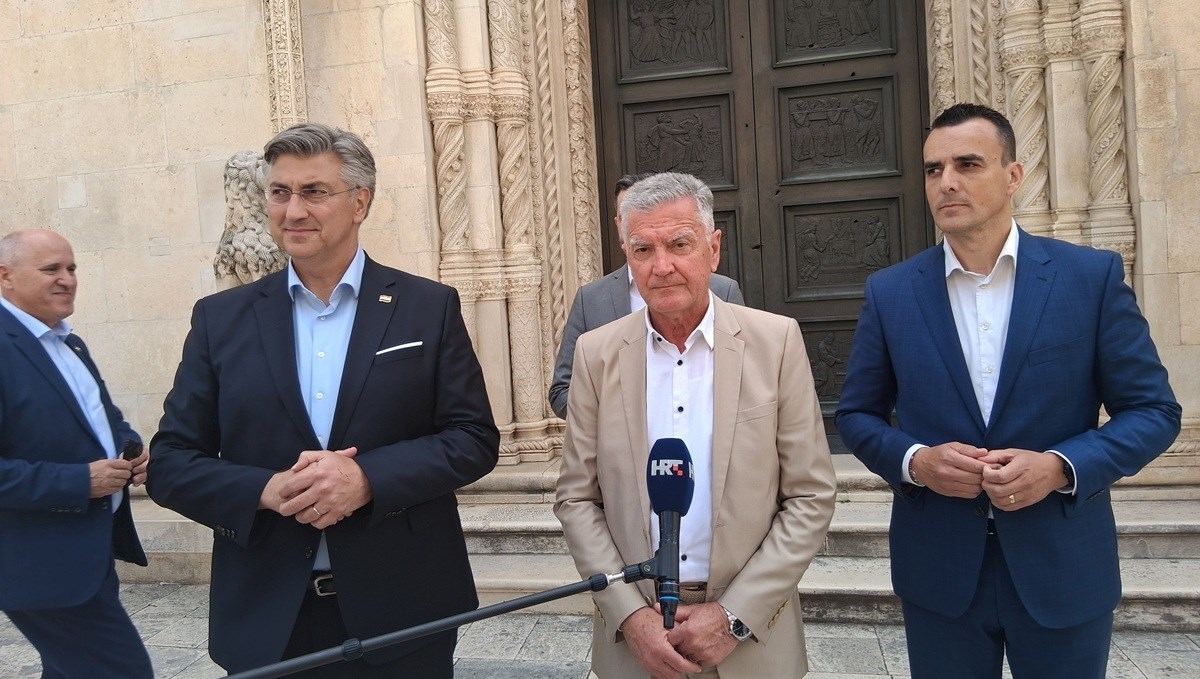 Plenković u Šibeniku podržao kandidate HDZ-a za gradonačelnika i župana