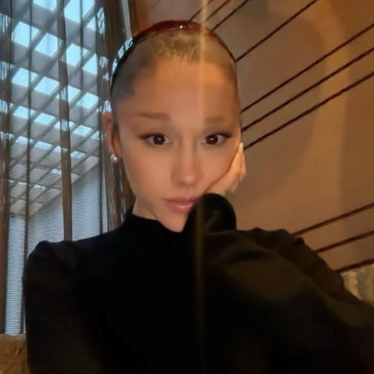 Svi su poludjeli za rajfovima, među njima je i Ariana Grande