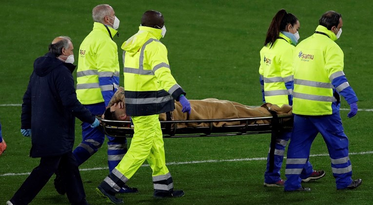 Rakitićev suigrač plakao je dok su ga iznosili s terena: Treneru, uništili su mi nogu
