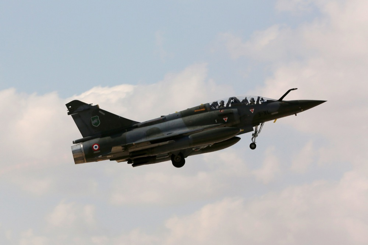 Srušio se francuski vojni avion Mirage 2000D, jedan član posade poginuo