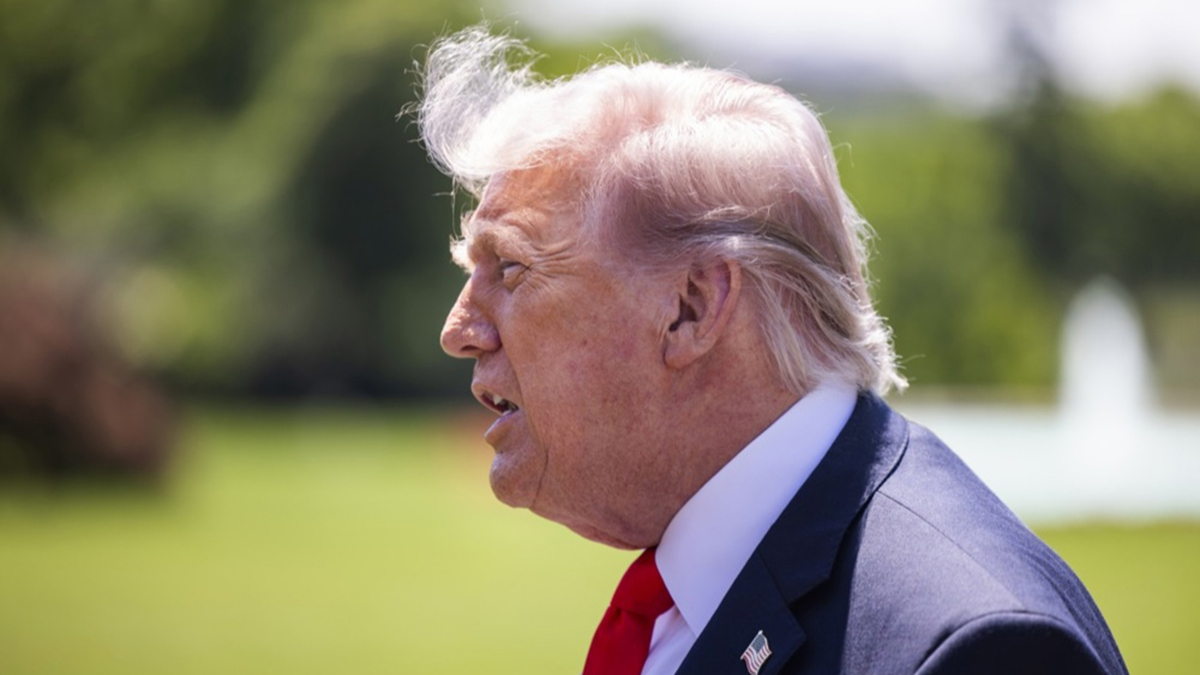 Trump: Imamo dvije opcije. Jedna je da skroz razvalimo Iran, ali naginjem drugoj