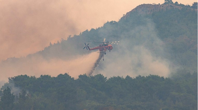 Ogroman požar u Španjolskoj, evakuirano 1500 ljudi