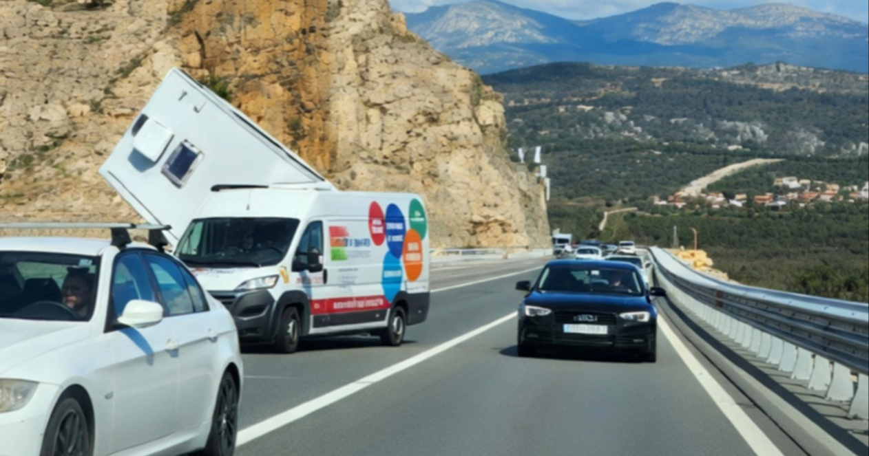 Kamp-prikolica visjela s Krčkog mosta. Krivac Nijemac, kažnjen je