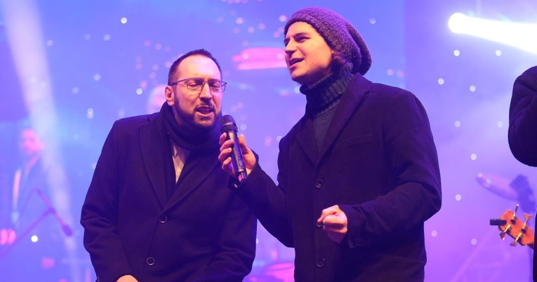 Tomašević se opustio na dočeku i nasmijao Zagrepčane: "Sad ide 10 minuta govora..."