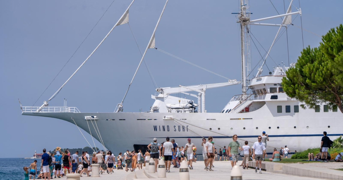 FOTO U Zadar doplovio Wind Surf, jedan od najvećih jedrenjaka na svijetu