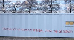 Pred zagrebačkim poglavarstvom osvanuo antivakserski grafit