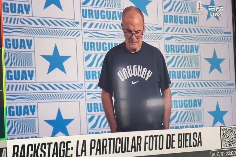 Bielsa o bizarnom poziranju za službene fotografije: Nisam model