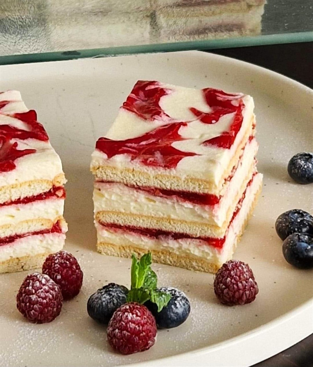 Ljetni kolač čitateljice: Brze kocke s malinama i vanilijom koje obožavamo