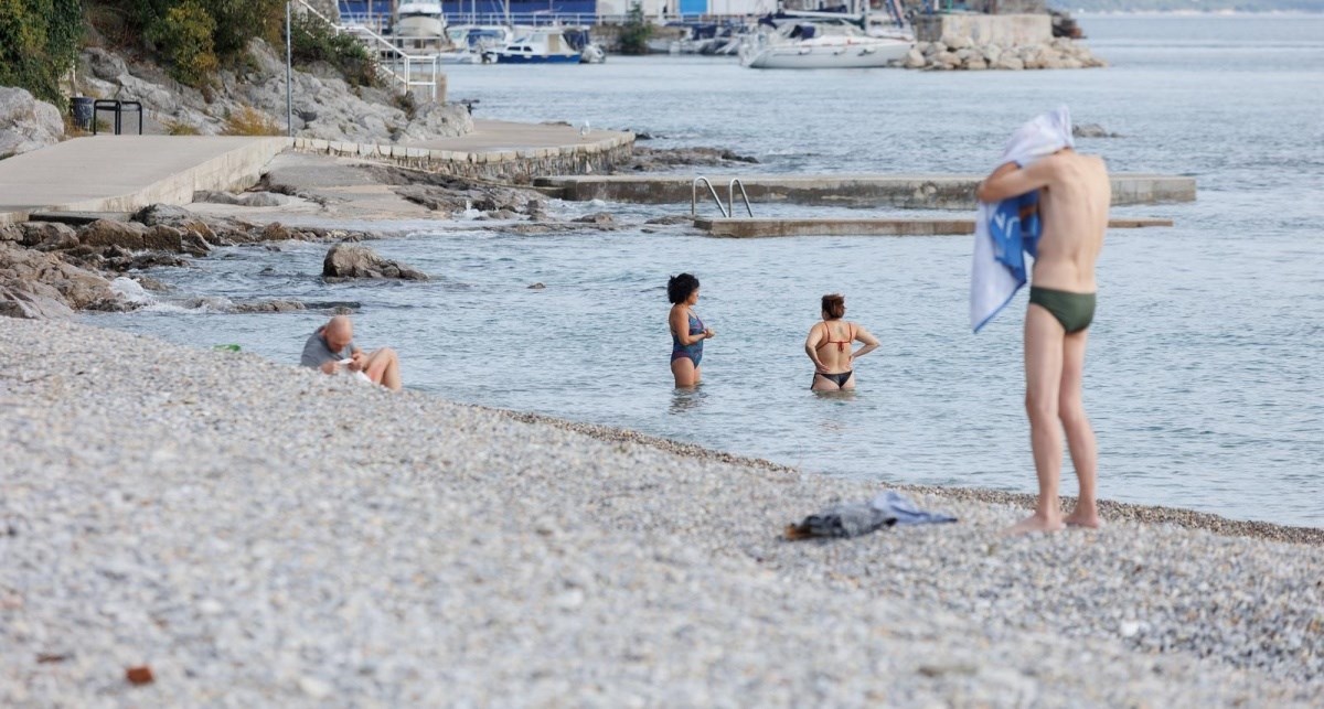 FOTO Ekipa u Rijeci i danas se kupala u moru