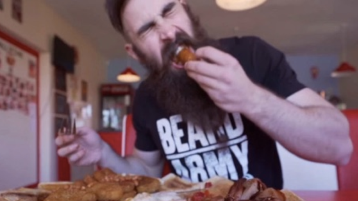 VIDEO Možete li pojesti svu ovu hranu za doručak? Njemu je uspjelo u 12 minuta