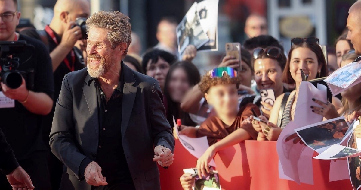 Willem Dafoe oduševio publiku u Sarajevu, pozirao s njima i dijelio autograme