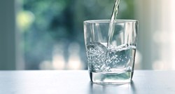Evo što se događa u vašem tijelu ako pijete 8 čaša vode svaki dan