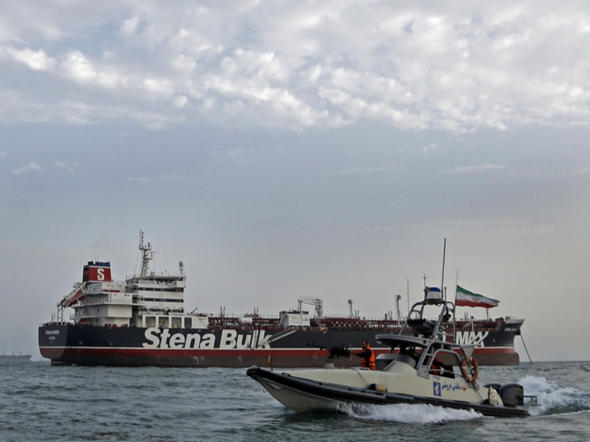 Svaki brod za prolaz Hormuzom mora dobiti odobrenje Irana. "Inače prijeti uništenje"