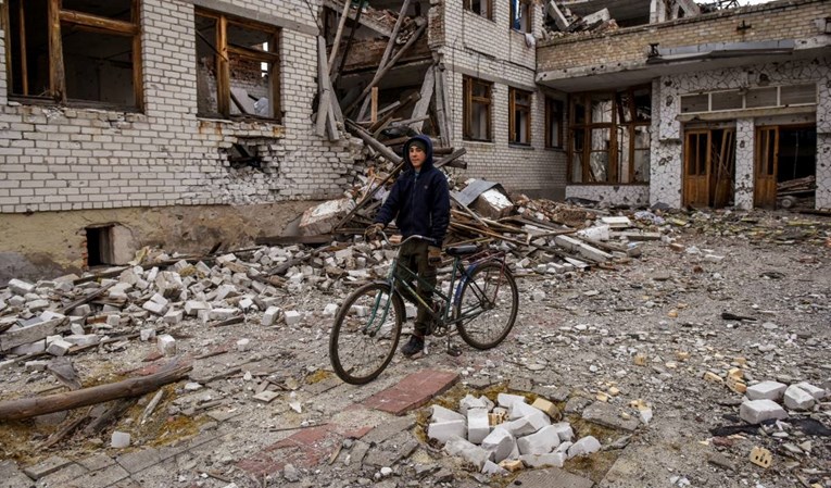 UNICEF: Od početka ruske invazije u Ukrajini uništeno više od 1300 škola