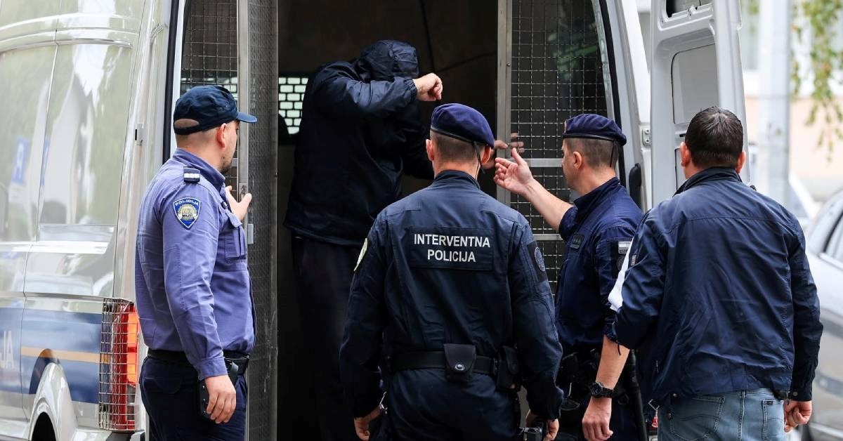 Zbog ustaške koračnice privedeno osam Boysa