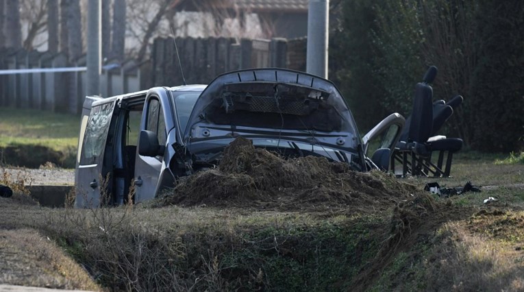 Dvoje mrtvih u Pitomači. Kombi u vlasništvu općine udario u betonski most