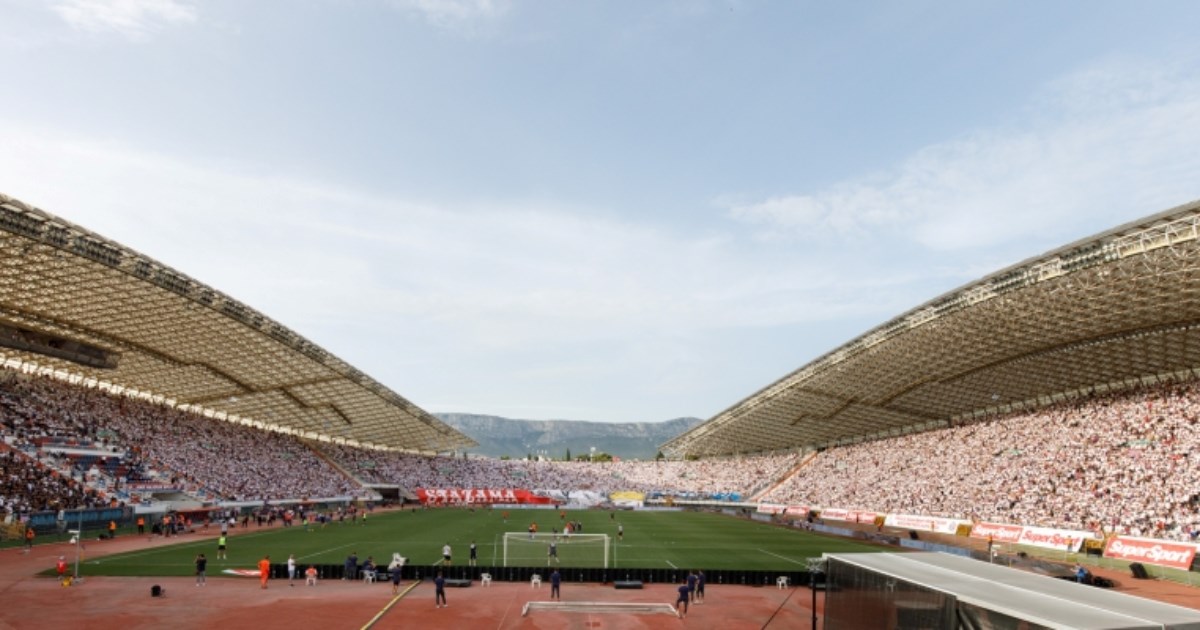 Navala navijača Hajduka za Guimaraes. Pao sustav prodaje ulaznica, brzo je popravljen