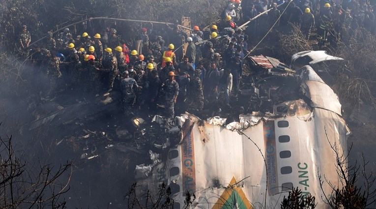 Dronovi tragaju za još dvoje nestalih nakon avionske nesreće u Nepalu